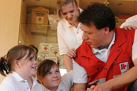 Rotkreuzkurs Erste Hilfe am Kind Rotkreuzkurs Erste Hilfe am Kind